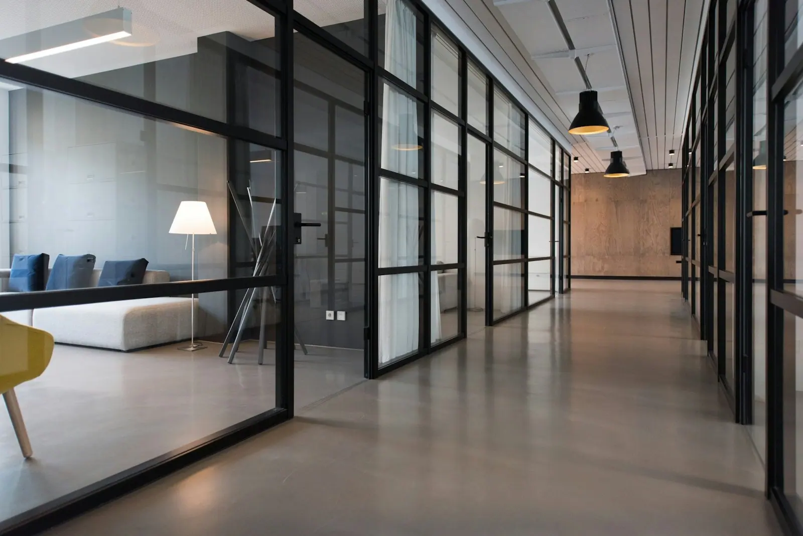 Consultation between property advisor and client